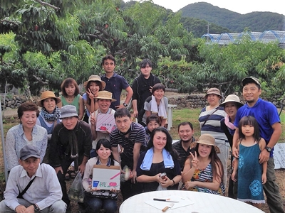 桃狩り 山梨 いいじまフルーツ観光園